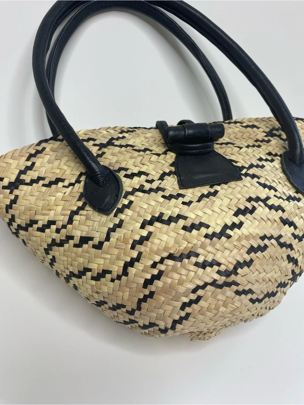 Woven Straw and Leather small tote bag Beach Resort Summer Vaca